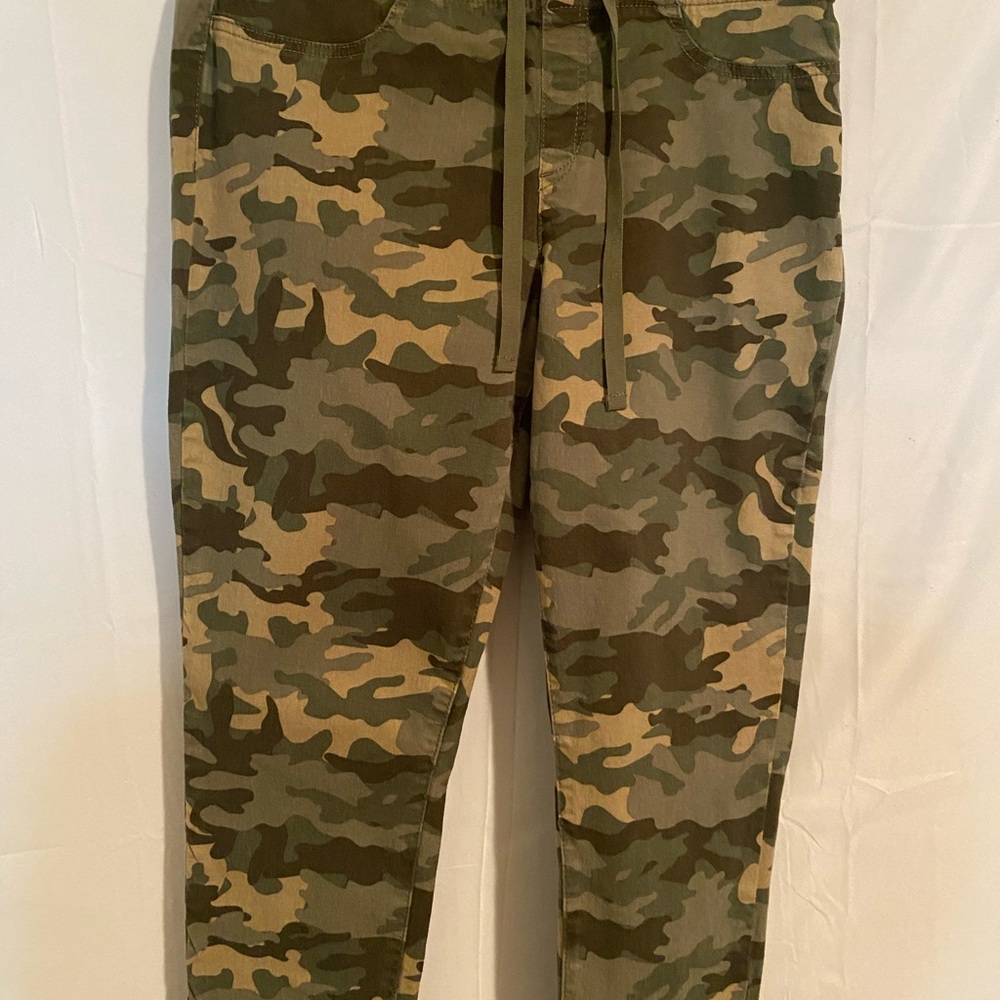 LEI Camouflage Ankle Pants Green Brown - Picture 3 of 4